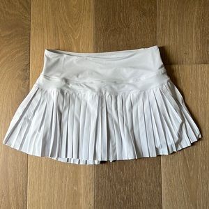 NWT gold hinge pleated skirt